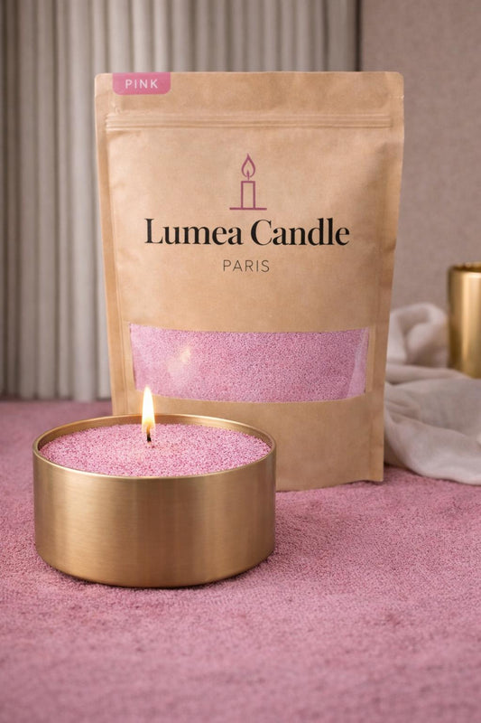 Bougie en perles rose Lumea Candle Paris dans pot doré